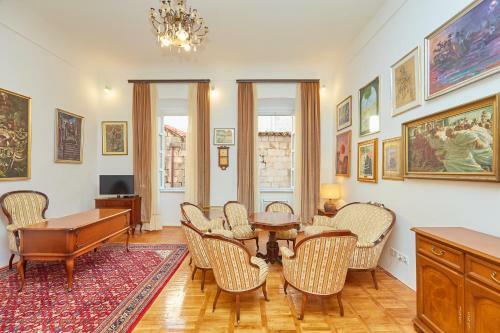 Apartment Misir