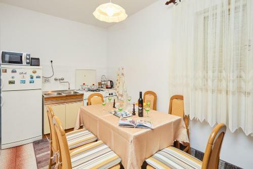 Hostal Guest House Medzalin