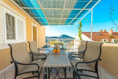 View Port Apartment