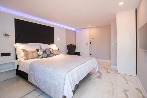 Hostal Soleil Luxury Rooms Old Town