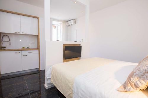Hostal Soleil Luxury Rooms Old Town