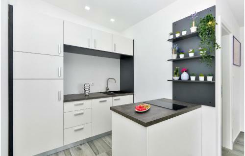 Three-bedroom Holiday Home In Durdevac