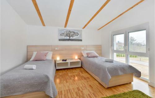 Three-bedroom Holiday Home In Durdevac