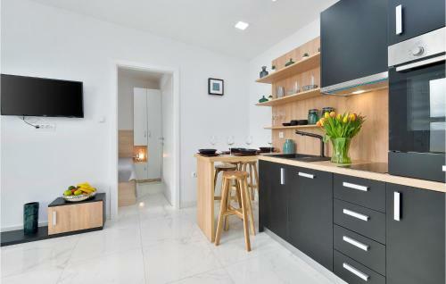 Three-bedroom Holiday Home In Durdevac