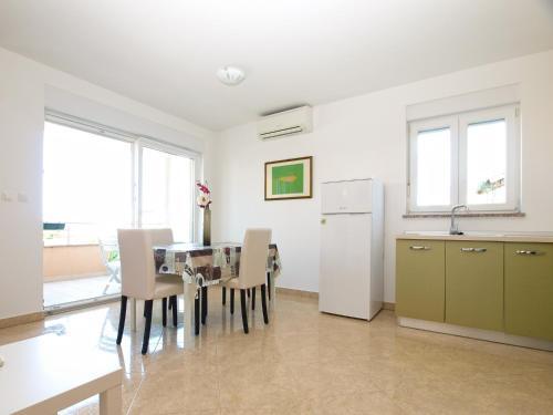 Apartments Majda 1932