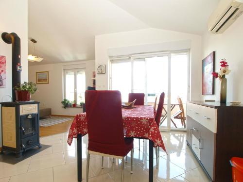 Apartments Majda 1932