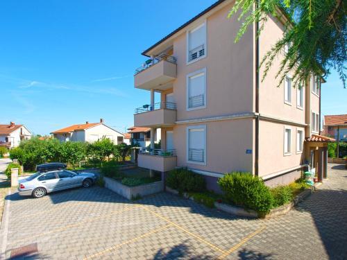 Apartments Majda 1932