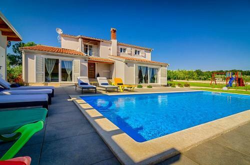 Captain's House - Villa With Swimming Pool & Sauna