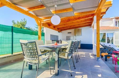 Captain's House - Villa With Swimming Pool & Sauna