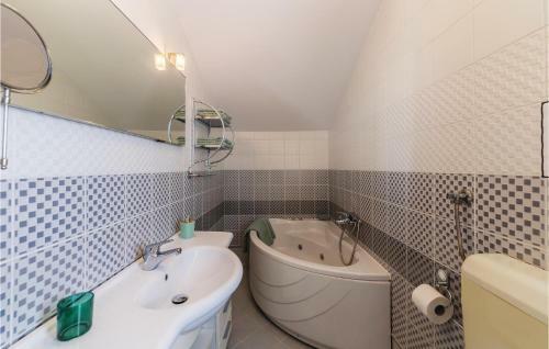 Three-bedroom Holiday Home In Fazana