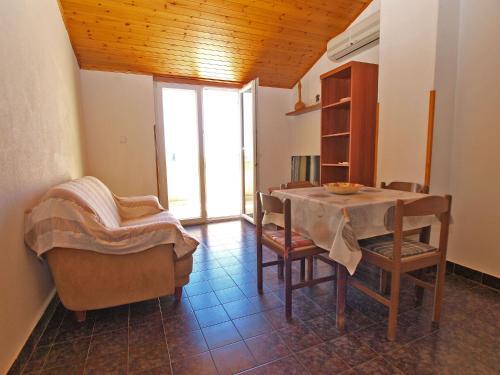 Apartments Fazana 774