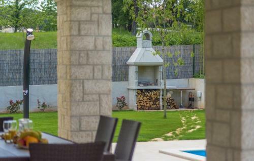 Villa Giovanna Fuskulin With Pool