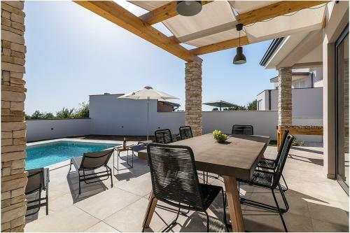 Villa Family In Galizana
