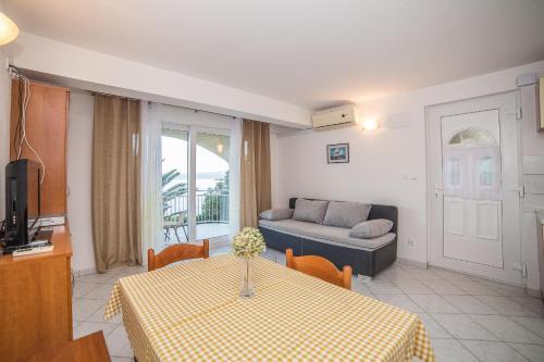 Apartments Villa Sea 1838