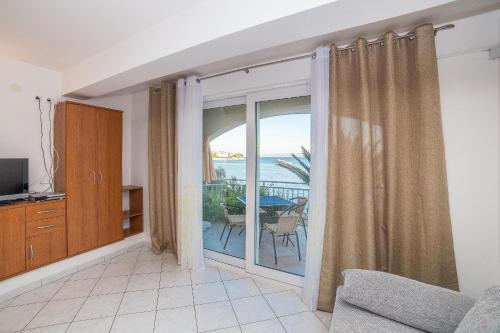 Apartments Villa Sea 1838
