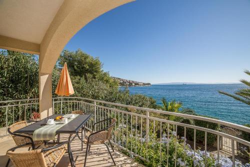 Apartments Villa Sea 1838