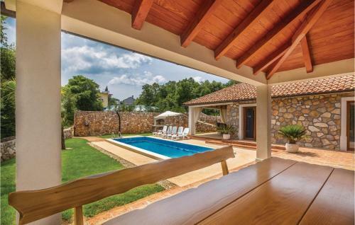 Three-bedroom Holiday Home In Gostinjac
