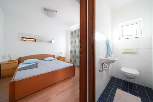 Holiday House Elashome