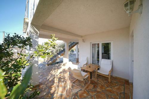 Holiday House Elashome