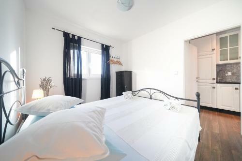 Holiday House Elashome