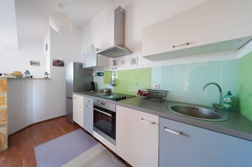 Holiday House Elashome