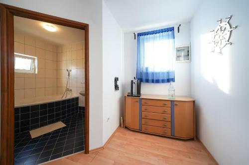 Holiday House Elashome