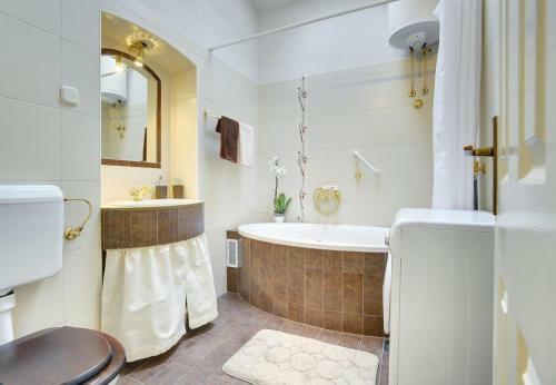 Holiday Home Dany - With Jacuzzi