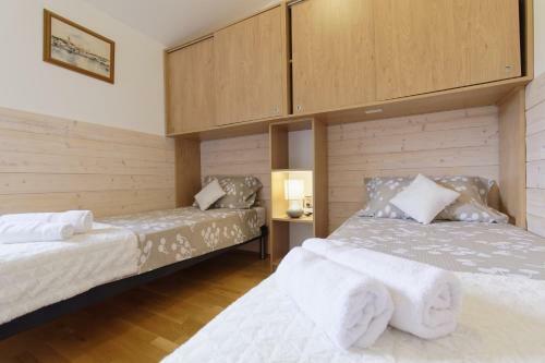 Holiday Home Sunny Twins
