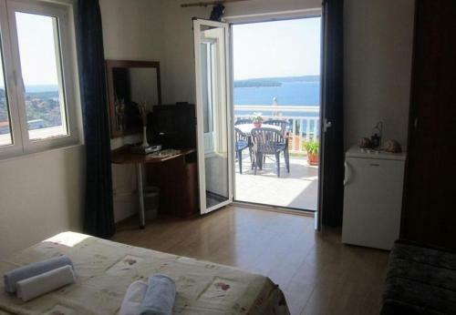 Hostal Apt And Room Dar - 400 M From Sea