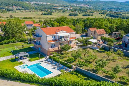 Prunus-luxurious Holiday Home With A Private Pool