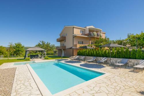 Prunus-luxurious Holiday Home With A Private Pool