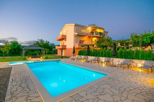 Prunus-luxurious Holiday Home With A Private Pool