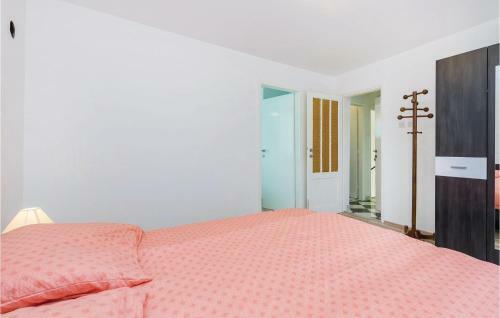 Four-bedroom Holiday Home In Jadranovo