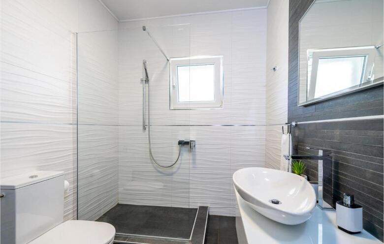 Two-bedroom Holiday Home In Janjina