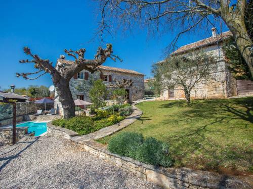 Luxurious Holiday Home In Heraki Croatia With Private Pool