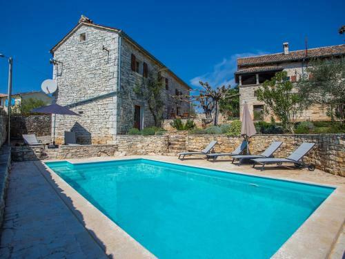 Luxurious Holiday Home In Heraki Croatia With Private Pool