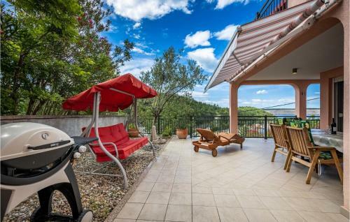 Awesome Home In Jadranovo W/ 5 Bedrooms