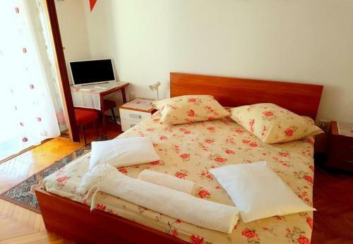 Hostal Apartments And Rooms Tonka-parking