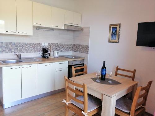 Apartment And Room Caric