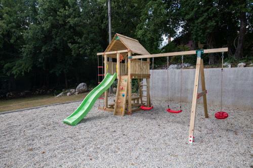 House For Holiday Kiko With Swimmingpool
