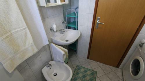 Hostal Apartments Kamenar
