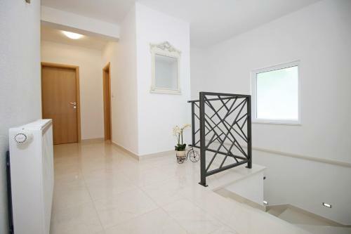 Villa Pasika With Private 31m2 Pool, Summer Kitchen With Bbq, 4 Bedrooms