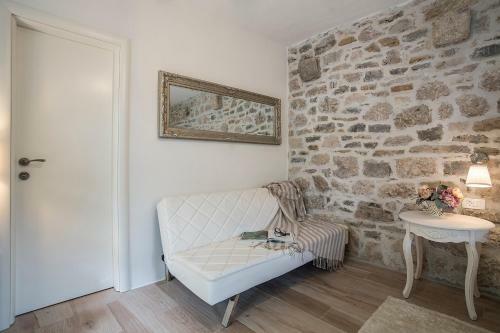Luxury Villa Lipa With Hot Tub
