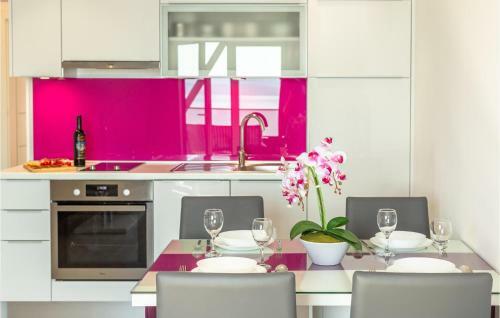 One-bedroom Apartment In Medici