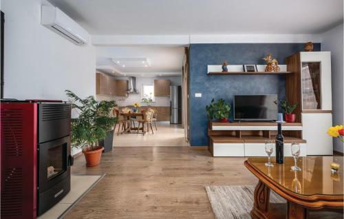 Three-bedroom Holiday Home In Labin
