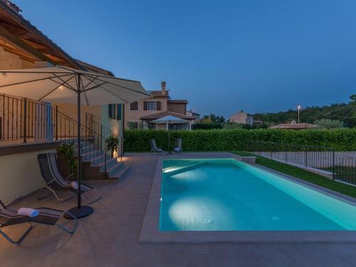 Peaceful Villa In Dubravci With Swimming Pool