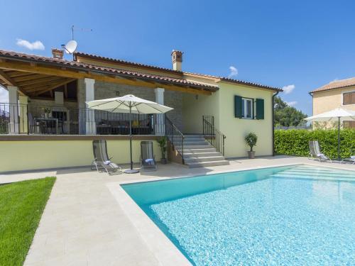 Peaceful Villa In Dubravci With Swimming Pool