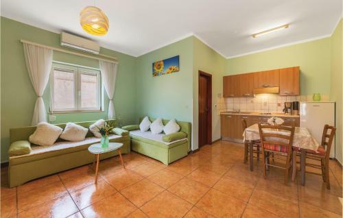 One-bedroom Apartment In Liznjan
