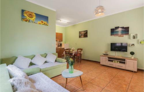 One-bedroom Apartment In Liznjan