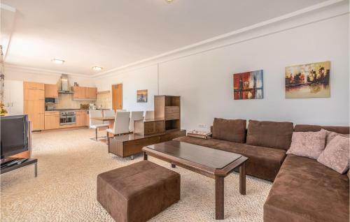 Four-bedroom Holiday Home In Linardici